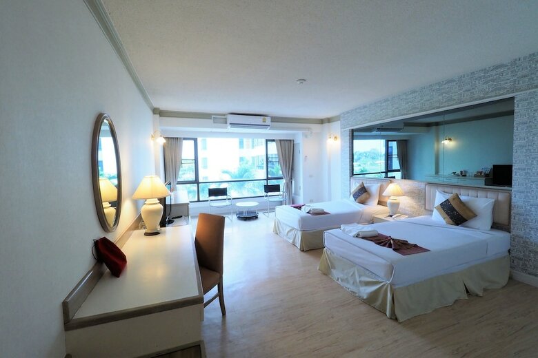 Hotel The Royal Gems Golf Resort