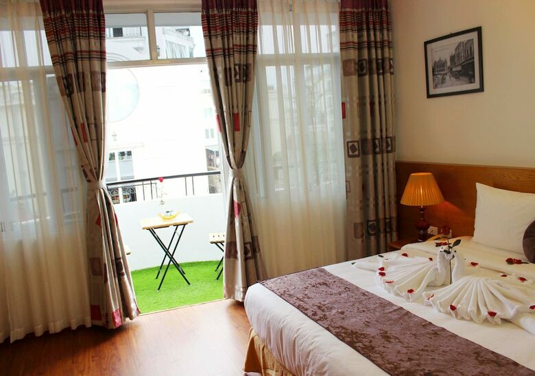 Madam Moon Hotel