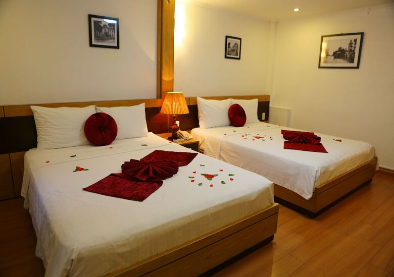 Madam Moon Hotel