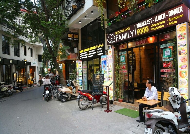 Madam Moon Hotel