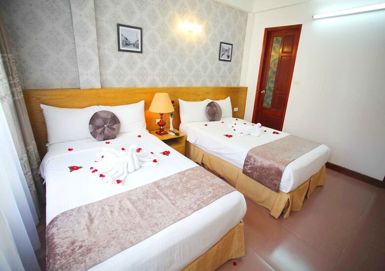 Madam Moon Hotel