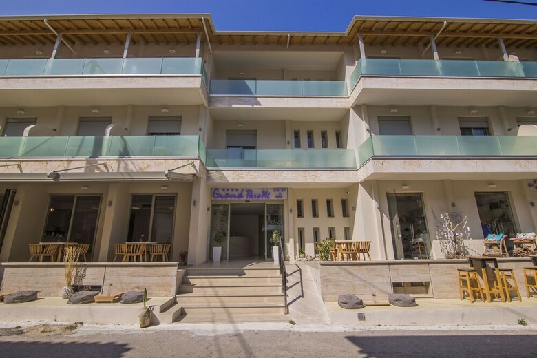 Grand Theoni Boutique Hotel & Spa