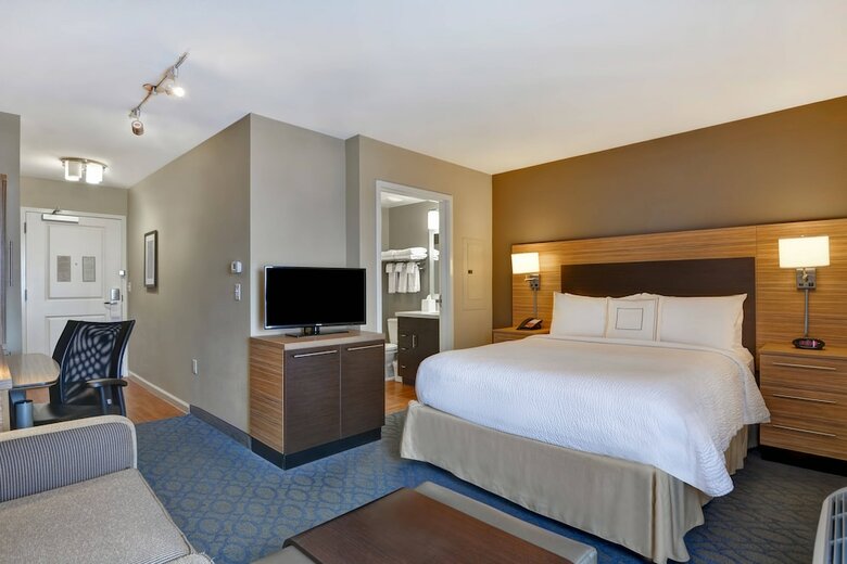 Hotel Towneplace Suites By Marriott Alexandria