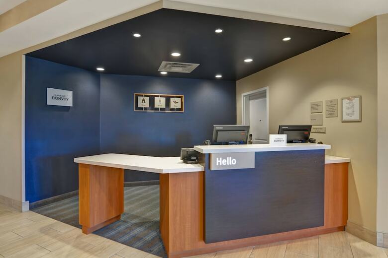 Hotel Towneplace Suites By Marriott Alexandria