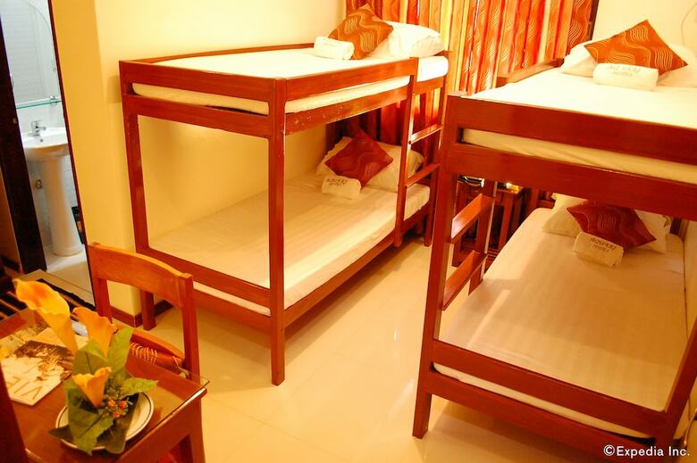 Hotel Aquari Travelers Suites