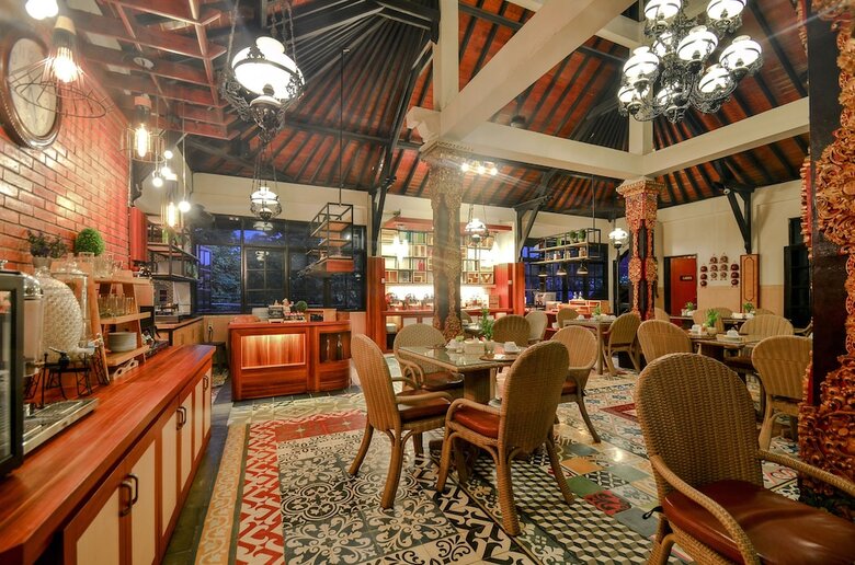 Ari Putri Hotel