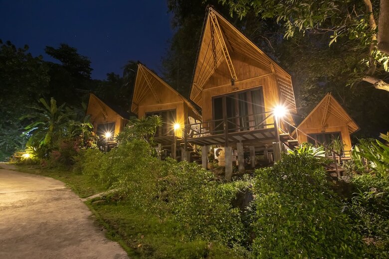 Hotel The Cove Phi Phi