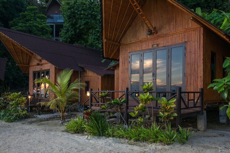 Hotel The Cove Phi Phi