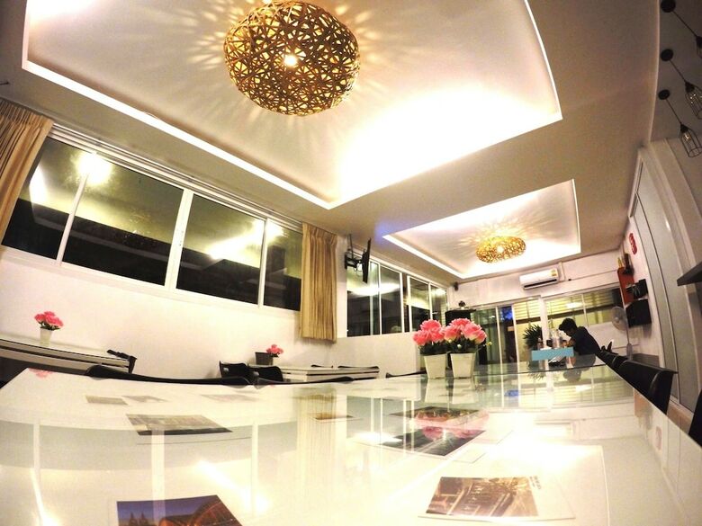 Hotel At We Patong Hostel