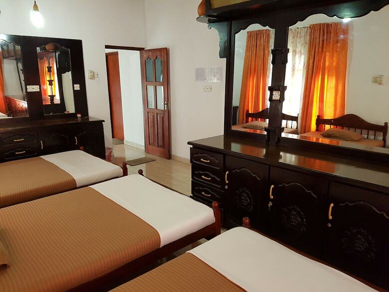 Hotel Hostel 107