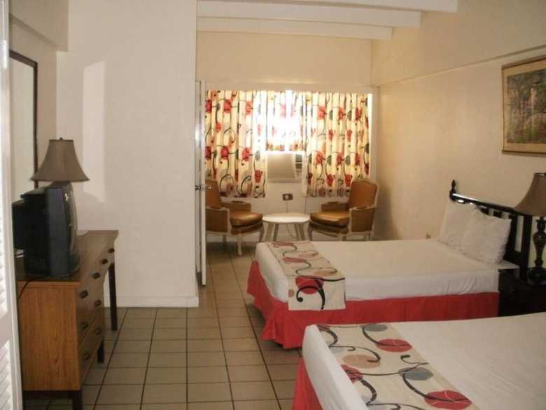 Pineapple Court Hotel