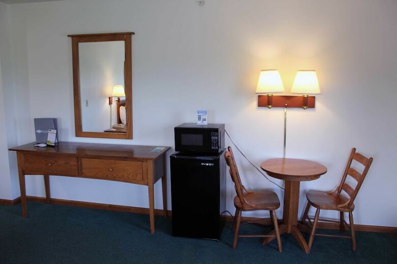 Hotel Farmstead Inn & Conference Center