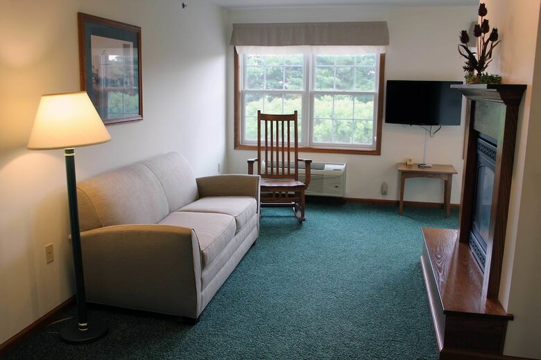 Hotel Farmstead Inn & Conference Center