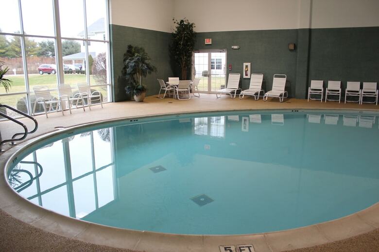 Hotel Farmstead Inn & Conference Center
