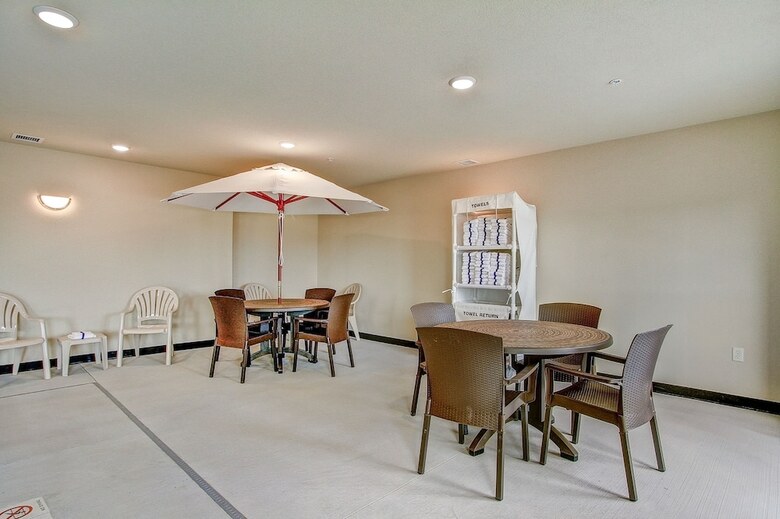 Cobblestone Hotel & Suites - Pulaski