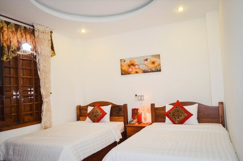 San San Hotel