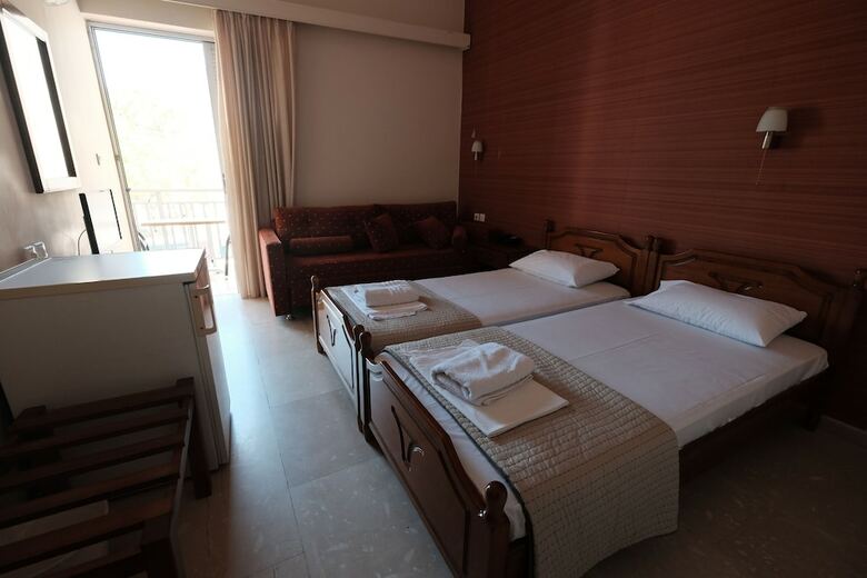 Hotel Flisvos