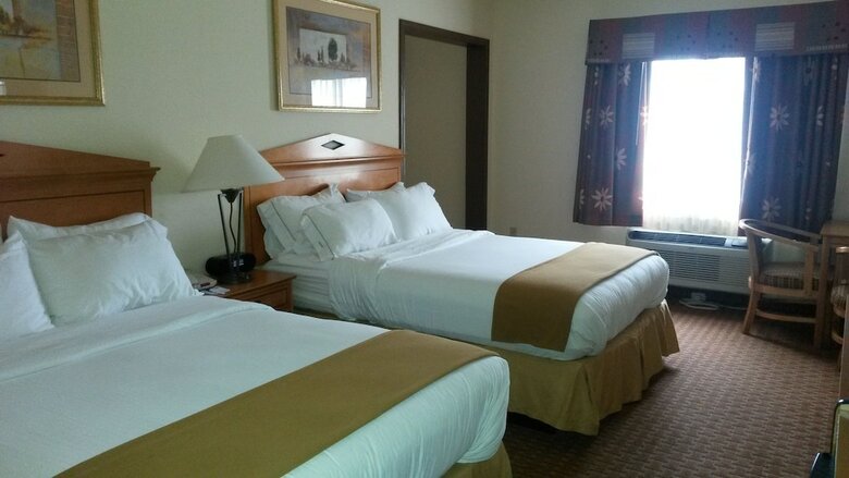 Holiday Inn Express Hotel & Suites Jenks
