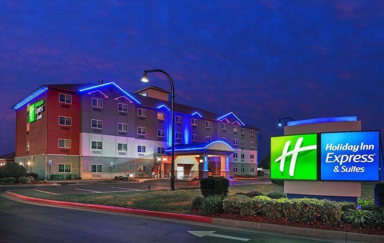 Holiday Inn Express Hotel & Suites Jenks