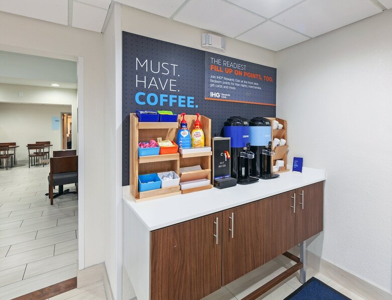 Holiday Inn Express Hotel & Suites Jenks