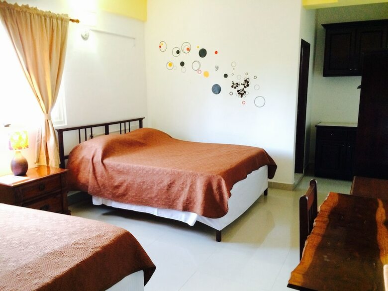 Hotel Easy Inn