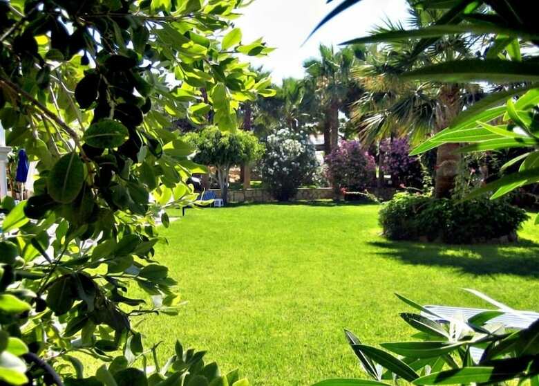 Rododafni Beach Apartments