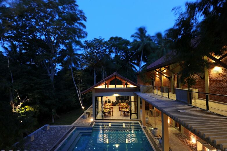Hotel Arika Villa