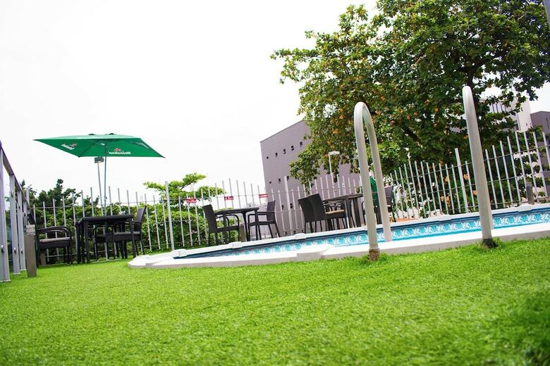 Atlantic Hotel And Suites
