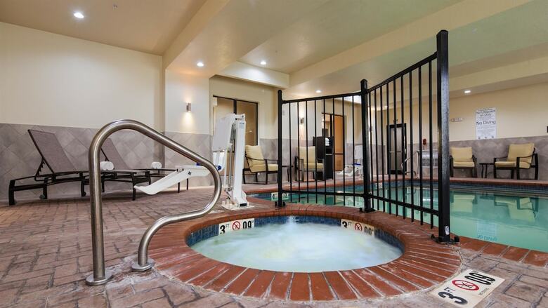 Hotel Best Western Plus Fairview Inn & Suites