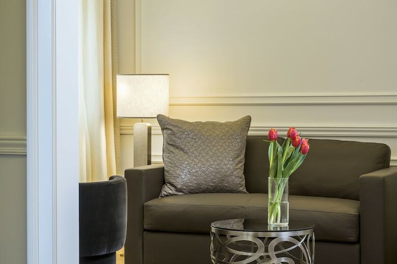 3sixty Hotel & Suites