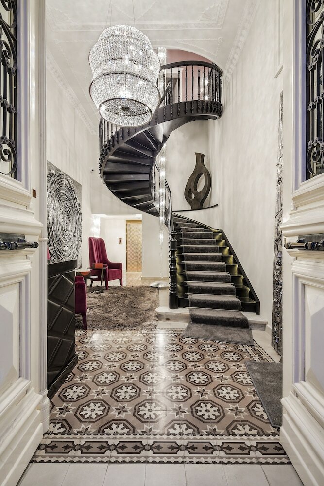 3sixty Hotel & Suites