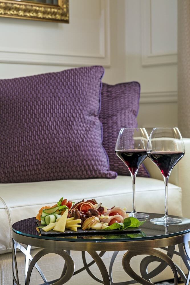 3sixty Hotel & Suites