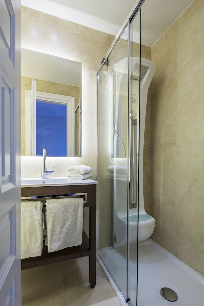 3sixty Hotel & Suites