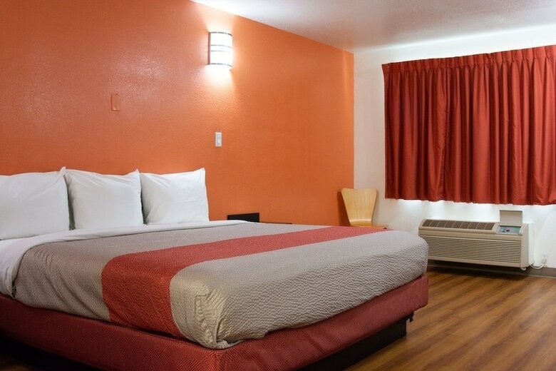 Motel 6 Brinkley, Ar