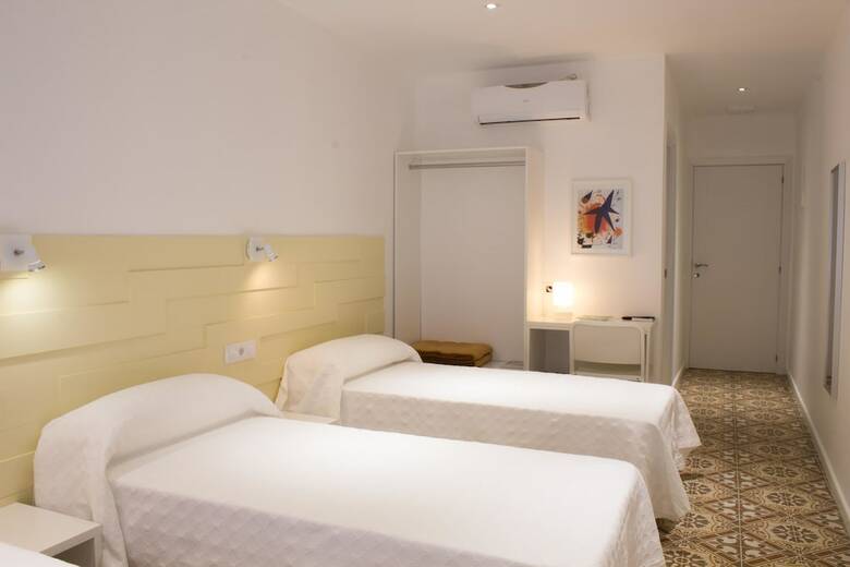 Hostal Nova