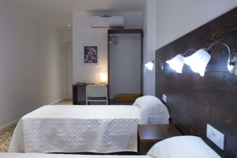 Hostal Nova