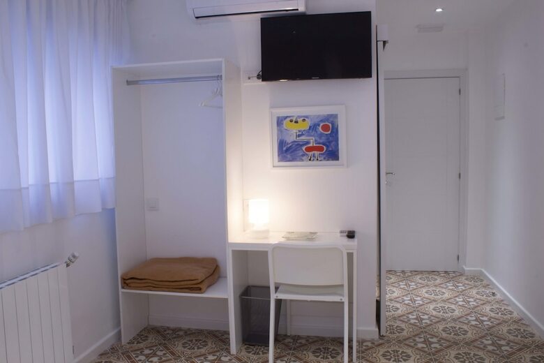 Hostal Nova