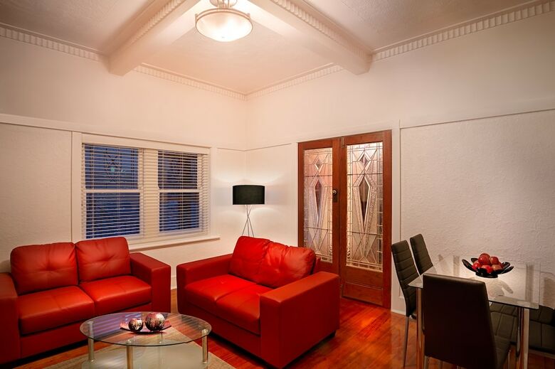 Hostal Como Court By Crest