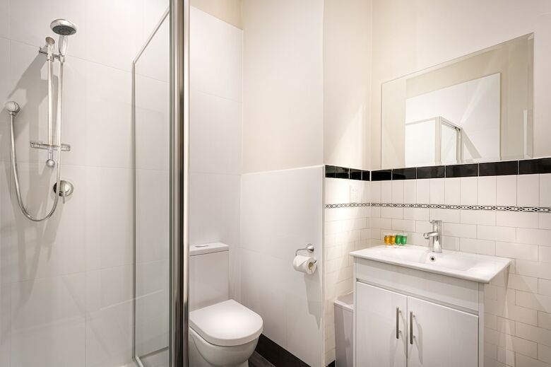 Hostal Como Court By Crest