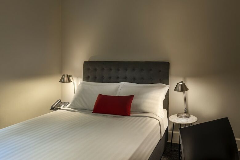 Hostal Como Court By Crest