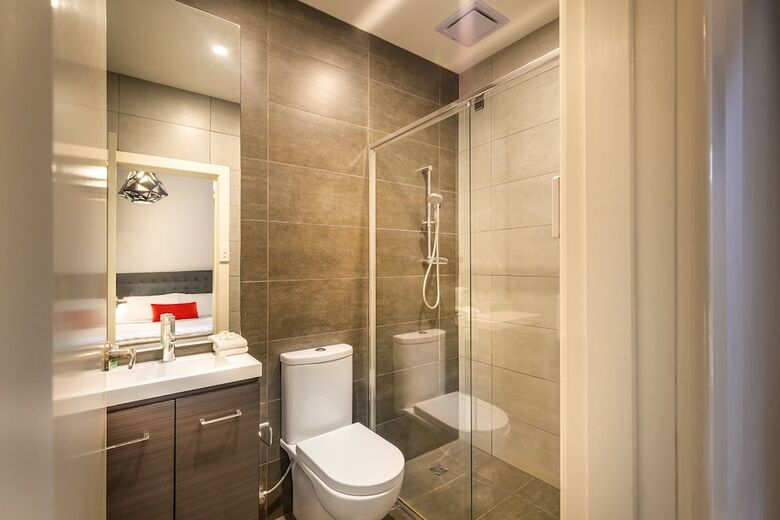Hostal Como Court By Crest