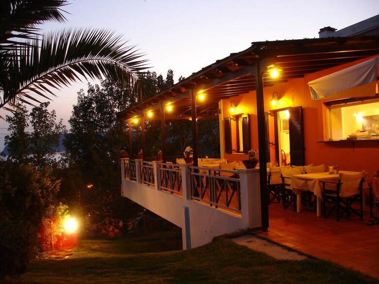 Mounda Beach Hotel