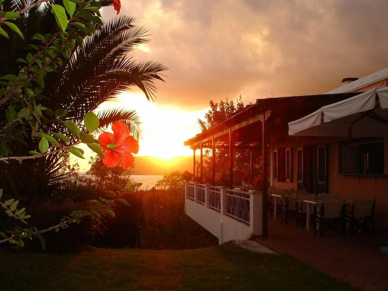 Mounda Beach Hotel