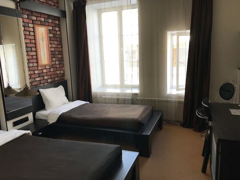 Lomonosov Hotel