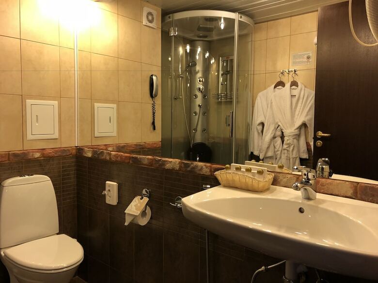 Lomonosov Hotel