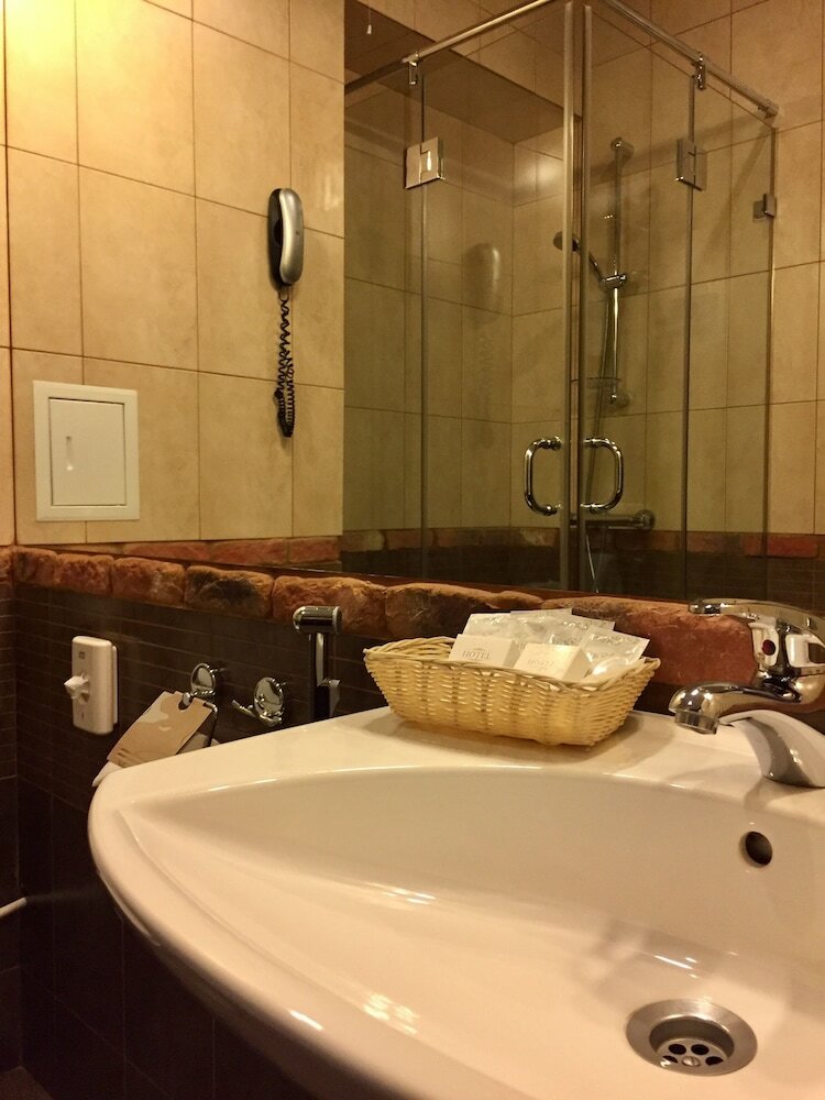 Lomonosov Hotel
