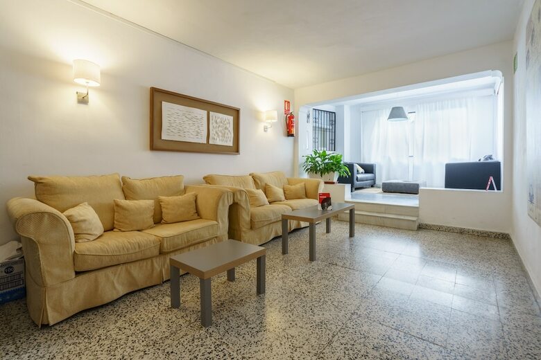 Oyo Hostal Paco