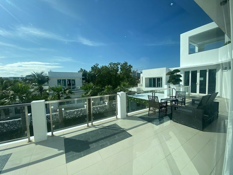 Hollywood Pool Villa Jomtien Pattaya