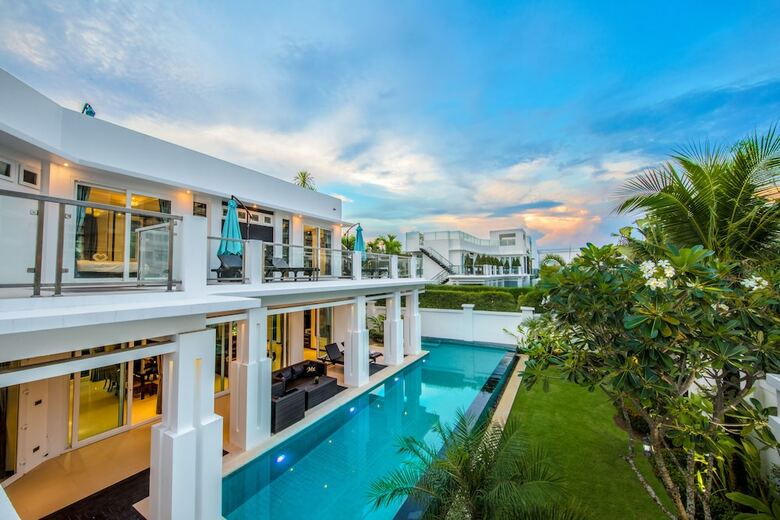 Hollywood Pool Villa Jomtien Pattaya