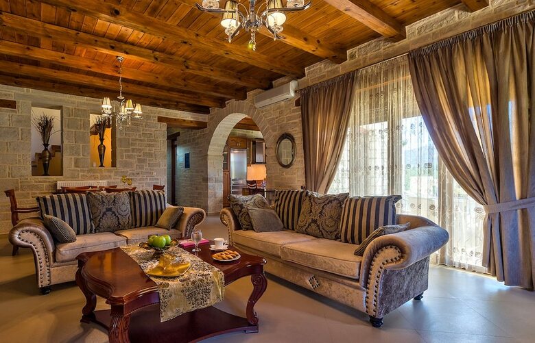 Villa Ahlades